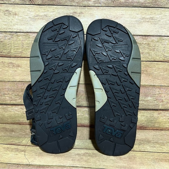 Sandals_&_Flip_Flops